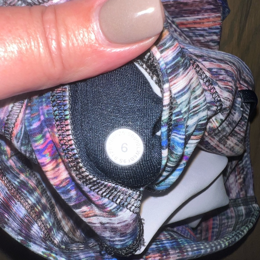 Lululemon High-Rise Crop Leggings size 6
21” length Digital Oasis purple pink - Picture 4 of 4
